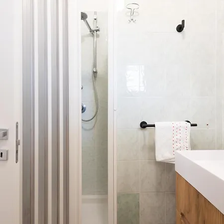 Lussy House Rifugio Sul Mare Casatuabari Барі