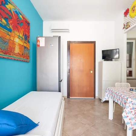 Lussy House Rifugio Sul Mare Casatuabari Будинок відпочинку