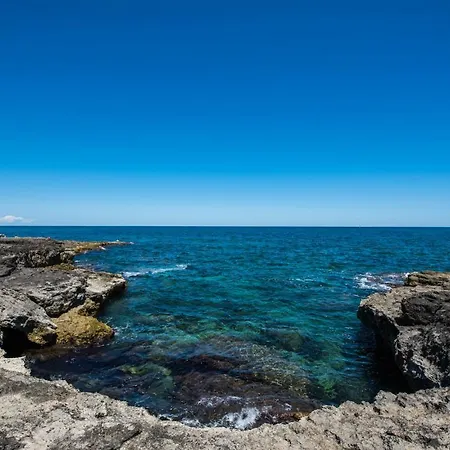 Lussy House Rifugio Sul Mare Casatuabari Будинок відпочинку
